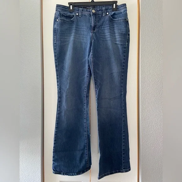 Nine West ladies jeans size 12 / 31 rhinestone pockets - Picture 5 of 8